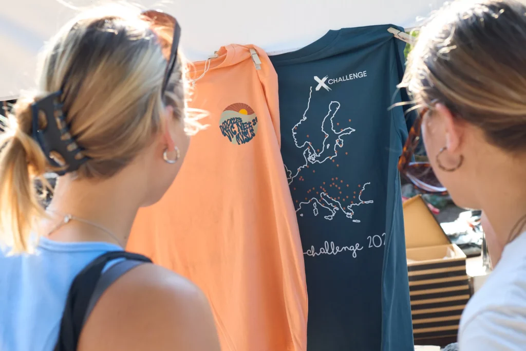 Trička na X-Challenge 2024. Lososová a petrolejová